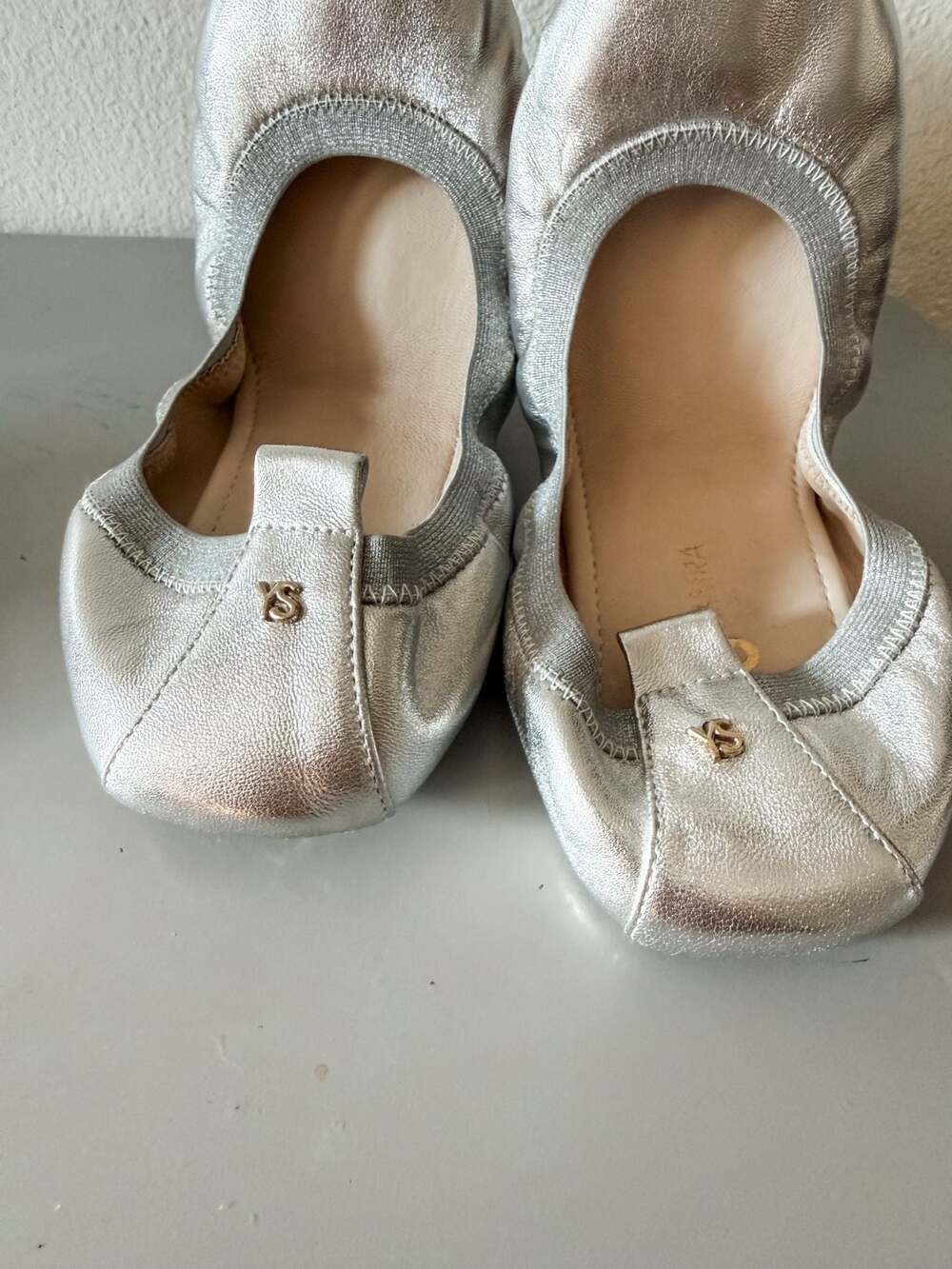 Leather Yosi Samra Samara Foldable Ballet Flats in Metallic Silver 8 - Picture 3 of 5